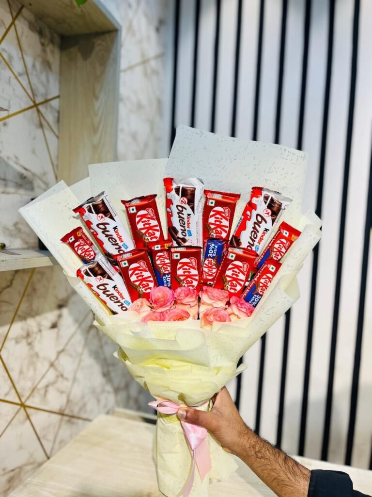 Chocolate Bouquet-Kitkat,Kinder Bueno, Rose